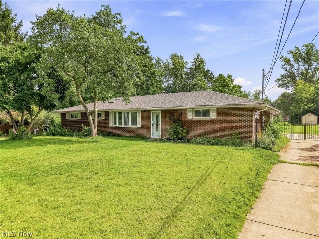1428 Laurel Dr - Photo 3 of 25