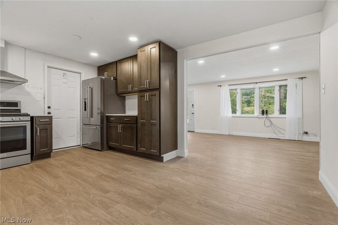 1428 Laurel Dr - Photo 7 of 25