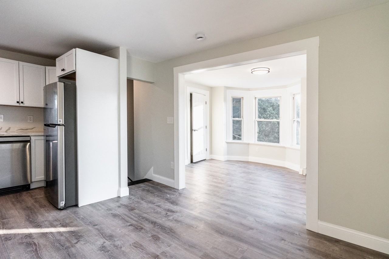 17 Bickerton St #17 - Photo 2 of 14