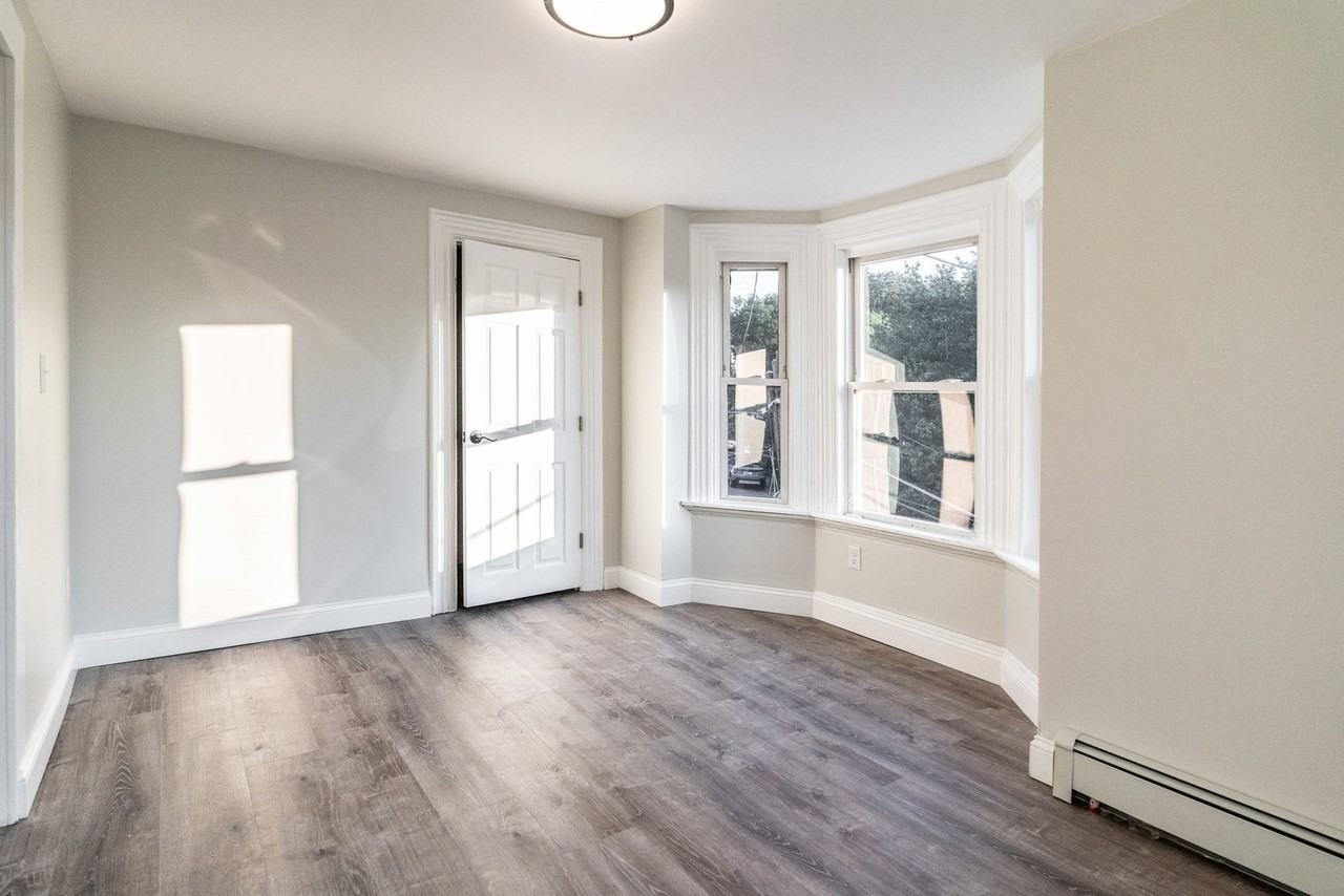 17 Bickerton St #17 - Photo 3 of 14