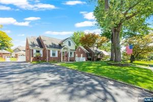 featured image of 59 Colonial Pkwy