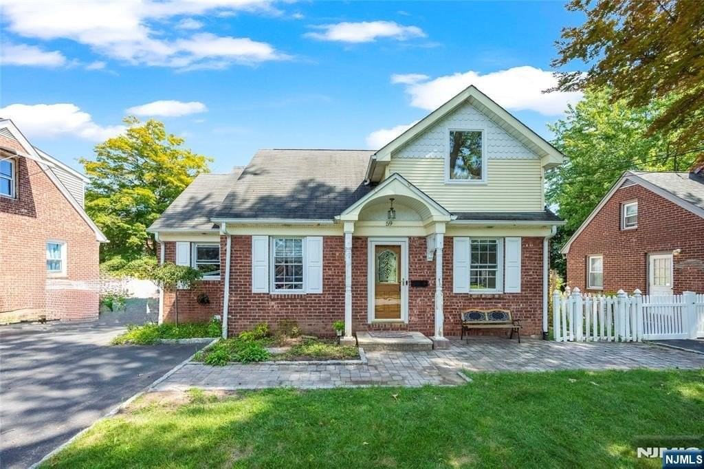 59 Colonial Pkwy - Photo 2 of 30
