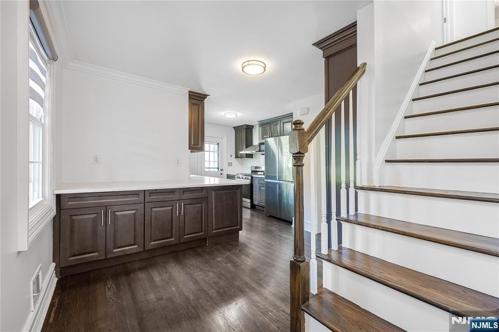 59 Colonial Pkwy - Photo 3 of 30