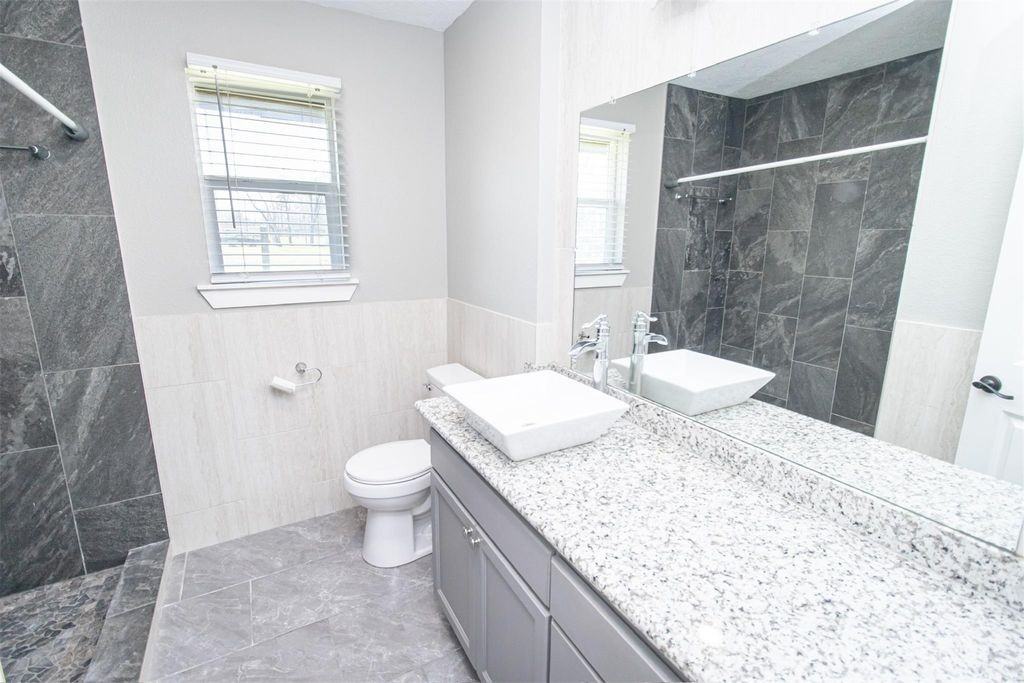 627 West Dr - Photo 3 of 4