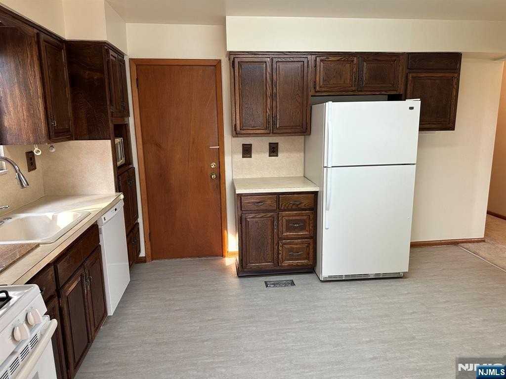 123 E Harwood Ter #1 - Photo 3 of 14
