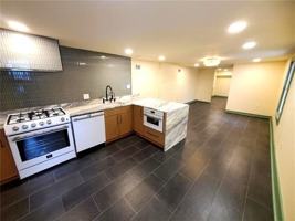 featured image of 8017 Spruce St
