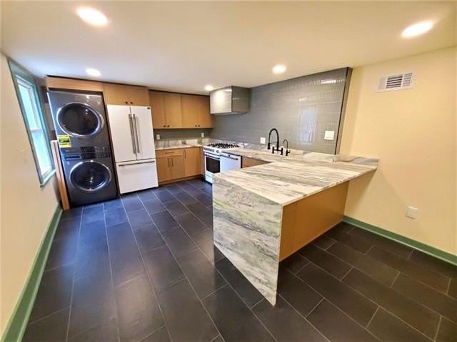 8017 Spruce St - Photo 4 of 16