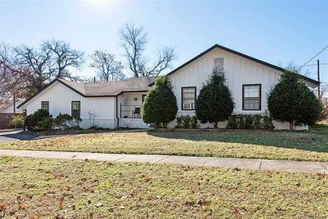 515 W Delaware St - Photo 3 of 25