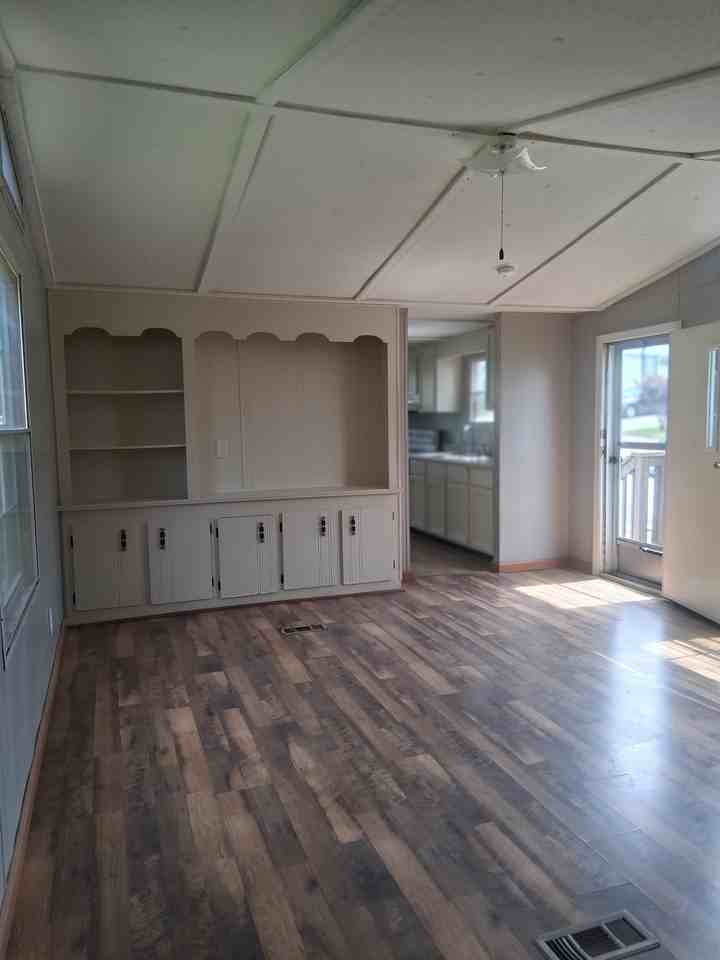 289 Golden Ct #289R