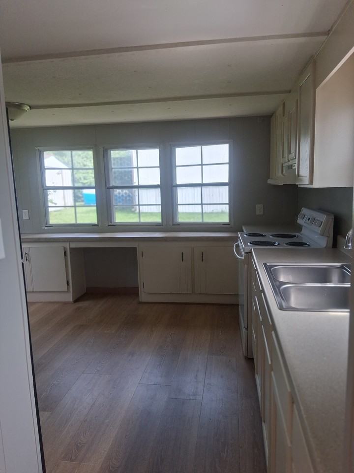 289 Golden Ct #289R - Photo 4 of 10
