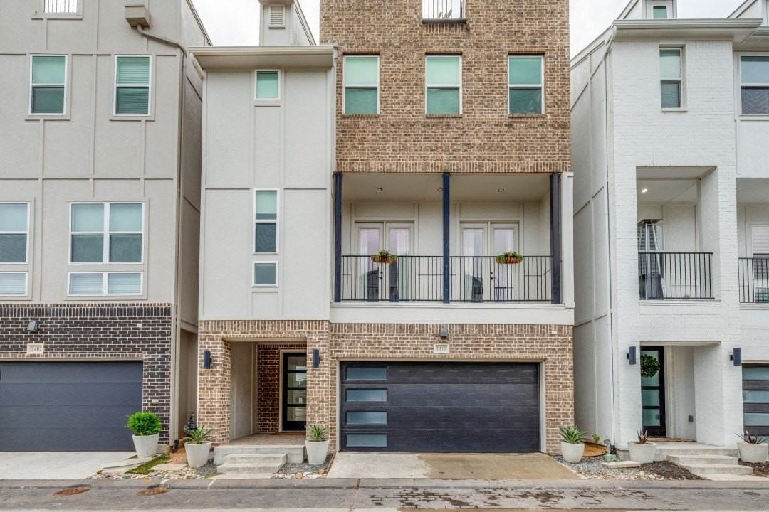1410 Elevado Dr - Photo 3 of 35
