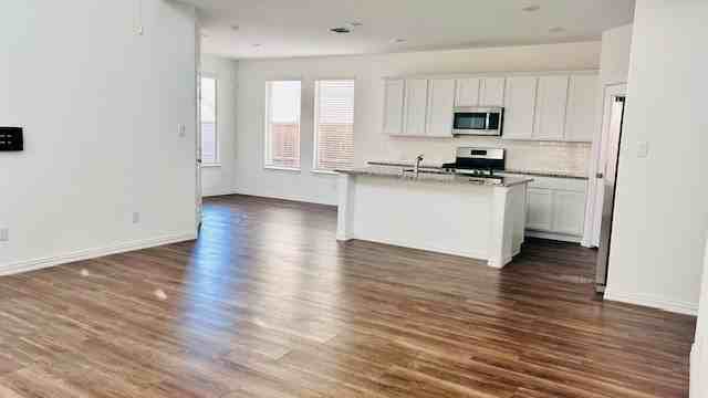 5414 Riverwalk Pkwy - Photo 7 of 17