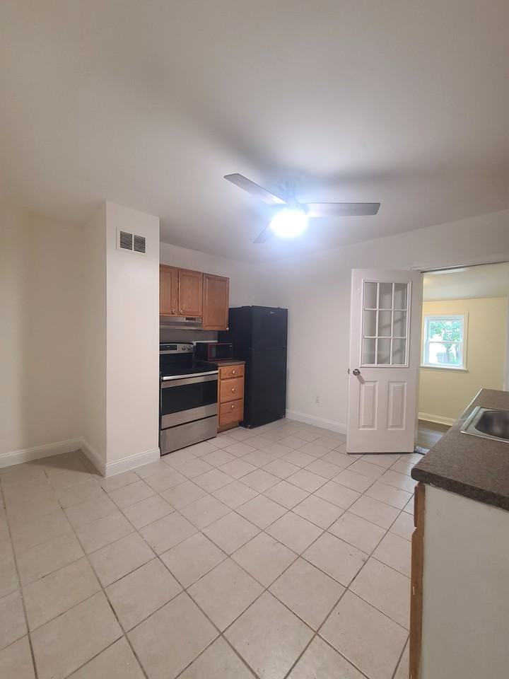 532 Walnut St #1 - Photo 6 of 34