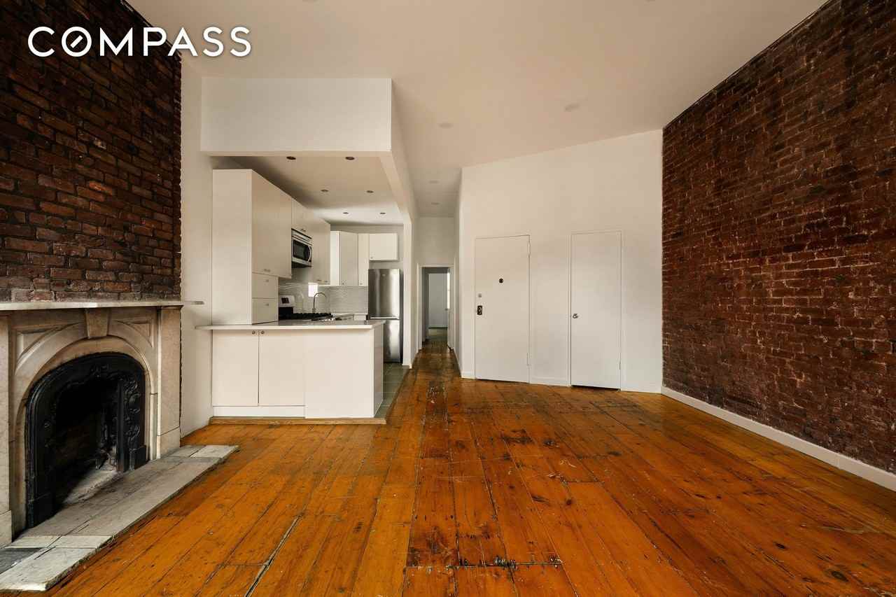 210 E 11th St #3 - Photo 6 of 13
