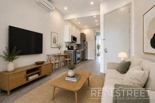181 Chauncey St #4L - Photo 1 of 1