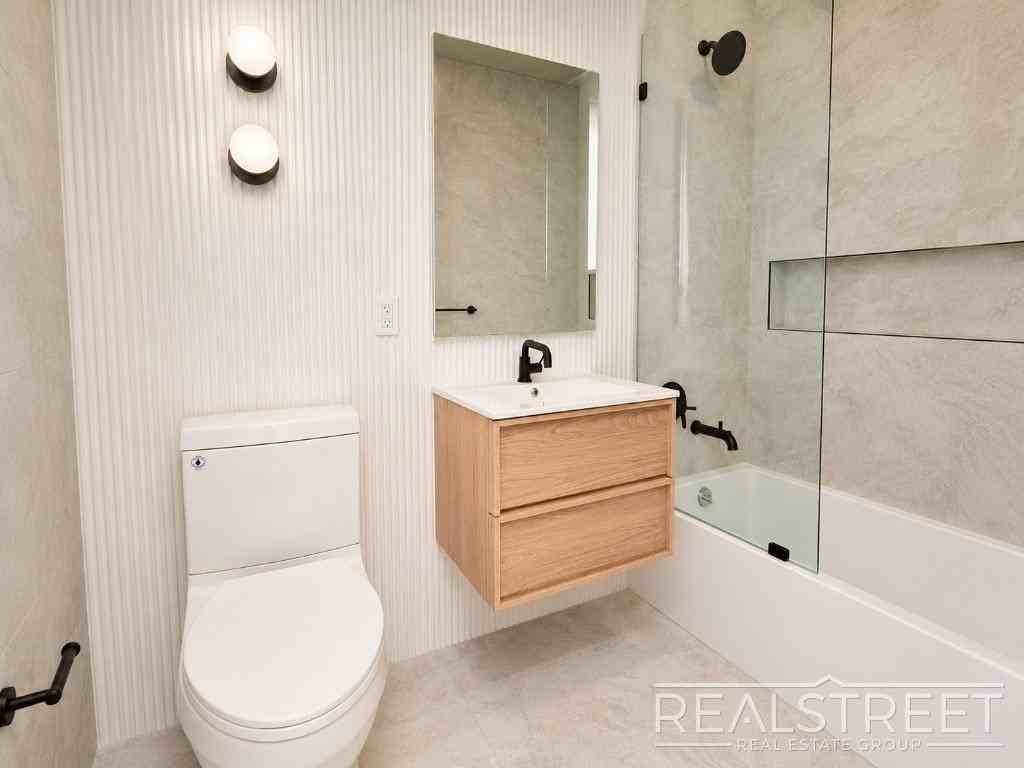 972 Bushwick Ave #8B - Photo 7 of 16