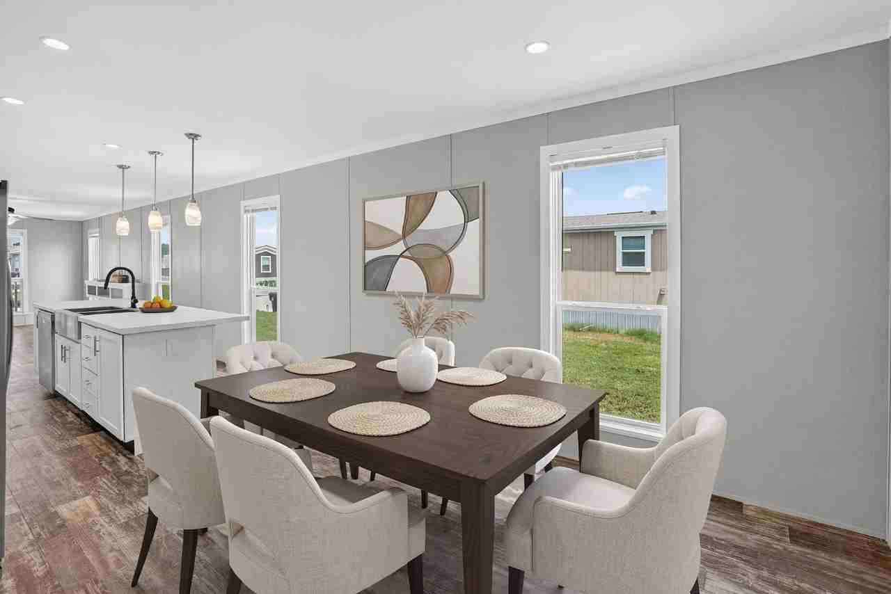 133 Hollys Eddy Ln - Photo 3 of 18