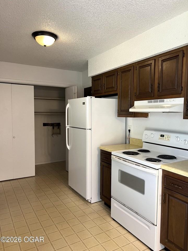 3809 College View Dr - Photo 4 of 8