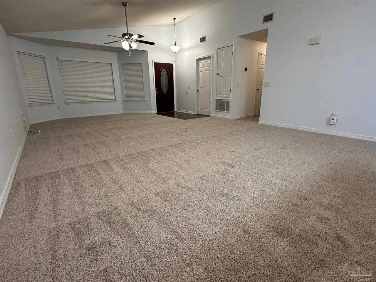 317 Mizzen Ln - Photo 3 of 18