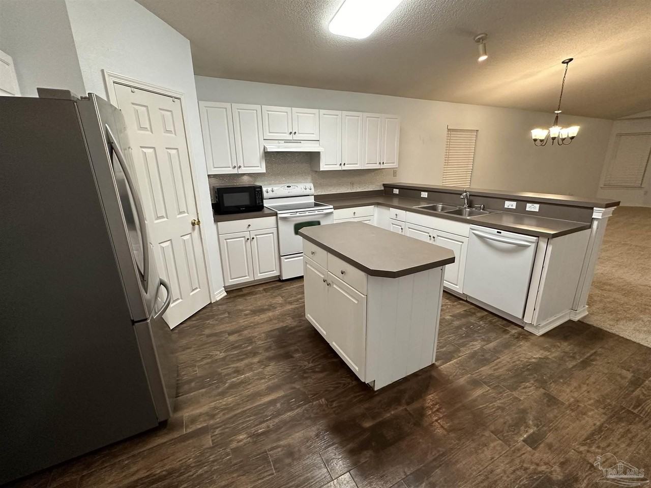 317 Mizzen Ln - Photo 5 of 18