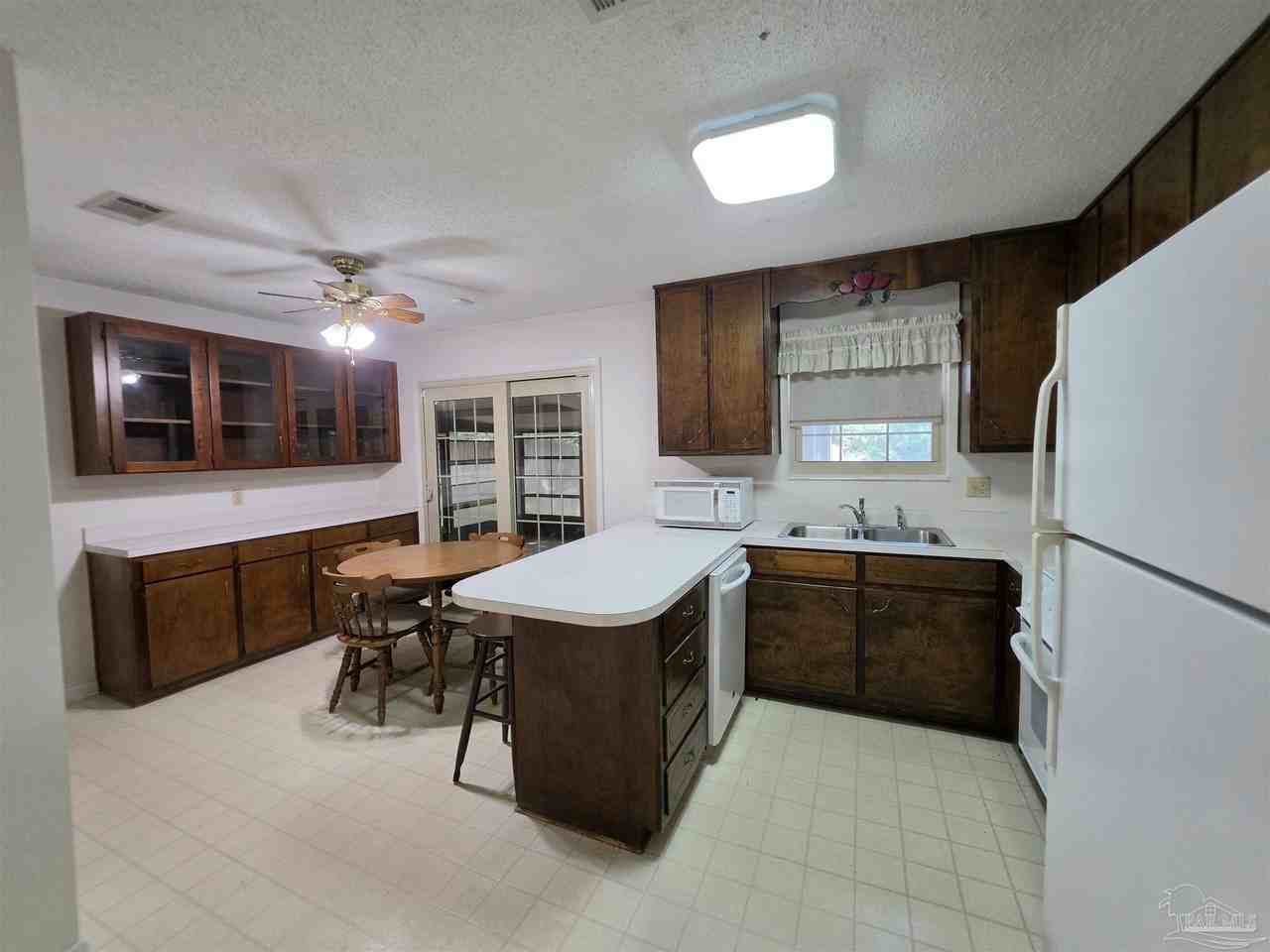5505 Fairview Dr - Photo 6 of 19