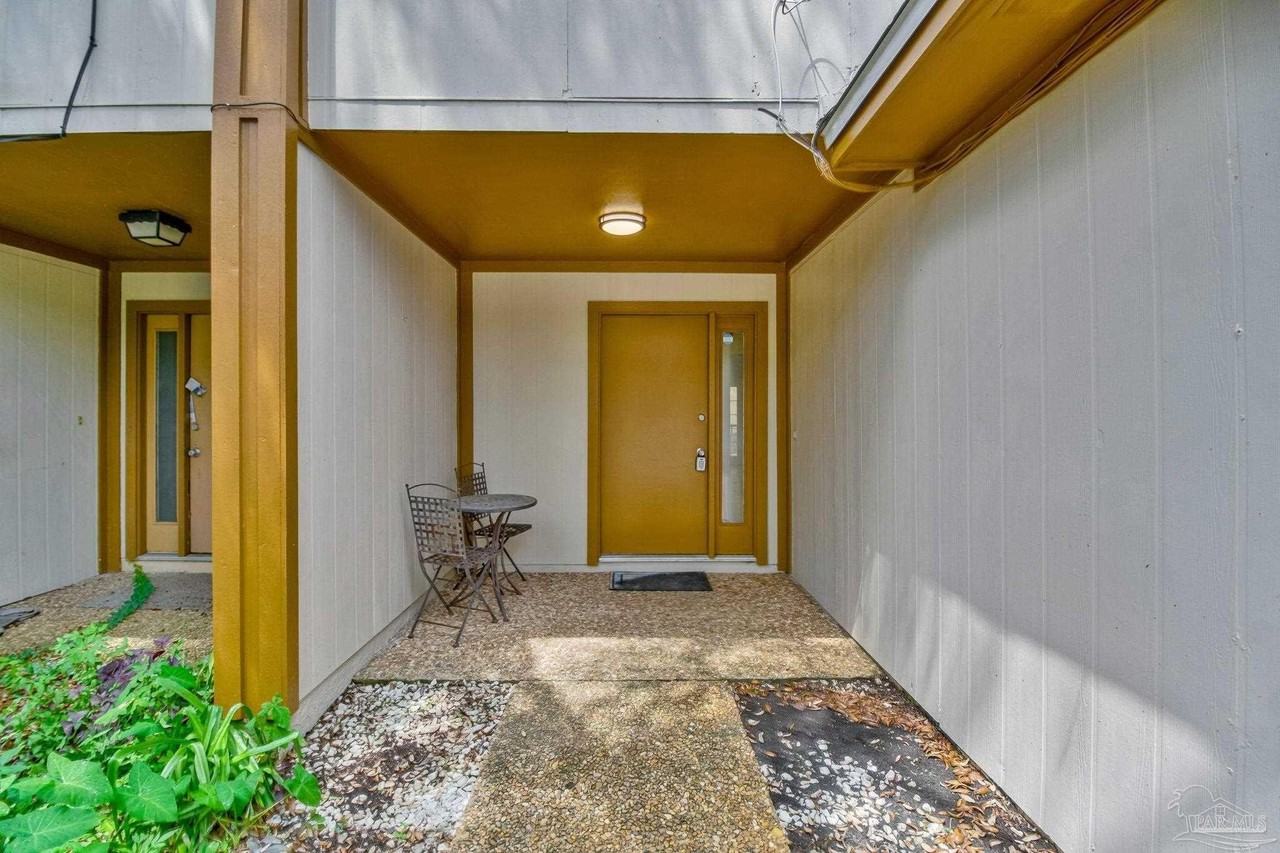 464 E Burgess Rd - Photo 4 of 42