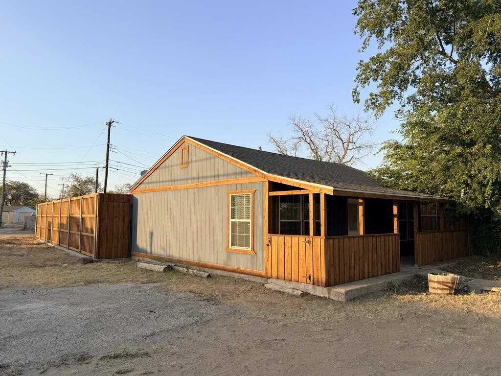 312 W Cuthbert Ave - Photo 2 of 11