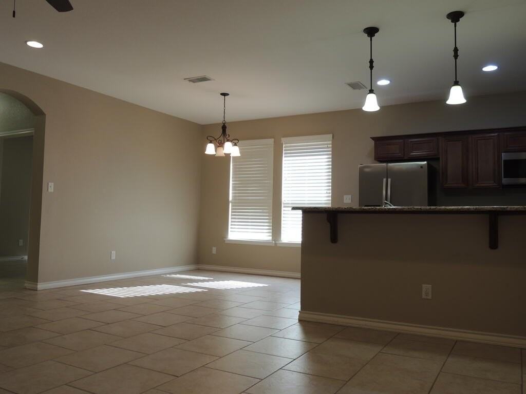 4810 Pleasant Dr - Photo 4 of 21
