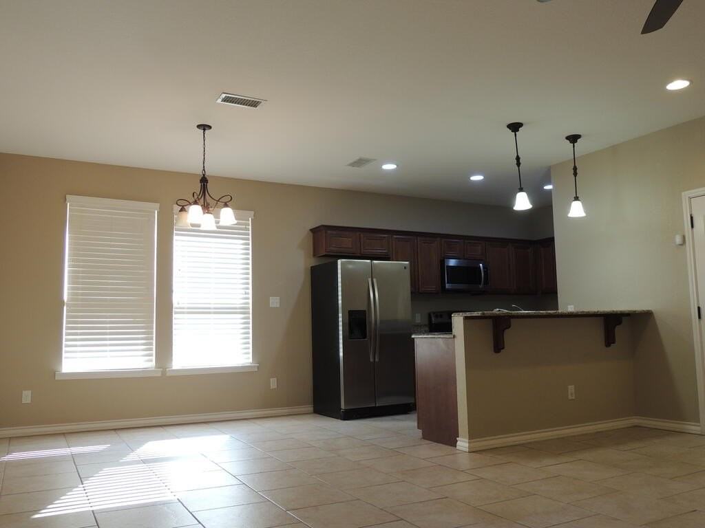 4810 Pleasant Dr - Photo 5 of 21