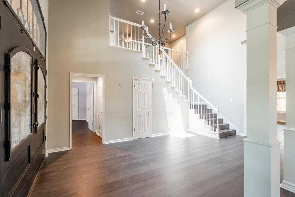 1822 Dukes Dr - Photo 5 of 50