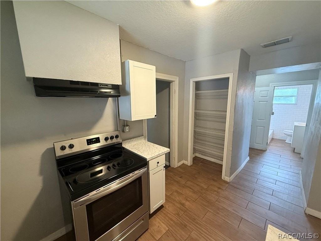 917 Zephyr St - Photo 4 of 17