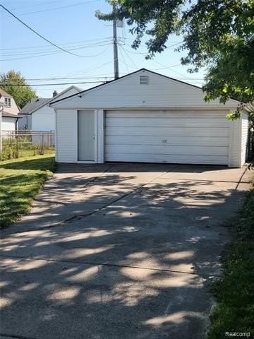 3197 23rd St - Photo 7 of 37