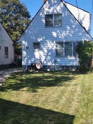 3197 23rd St - Photo 4 of 37
