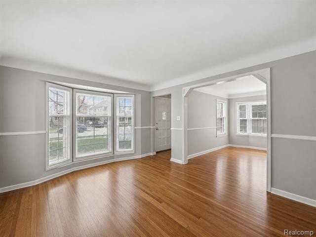 1646 S Bates St - Photo 4 of 20