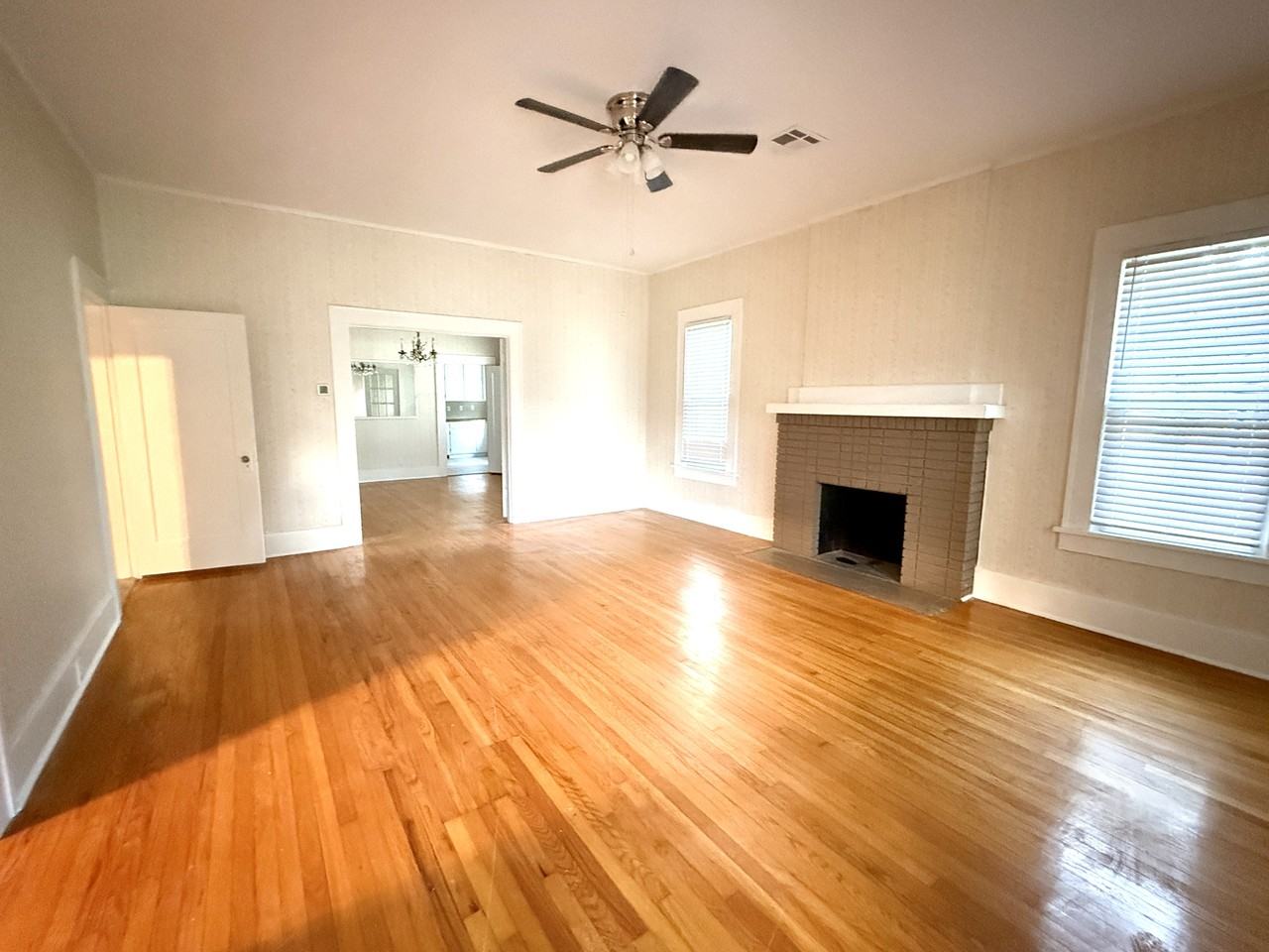 817 C St Se #1 - Photo 6 of 46
