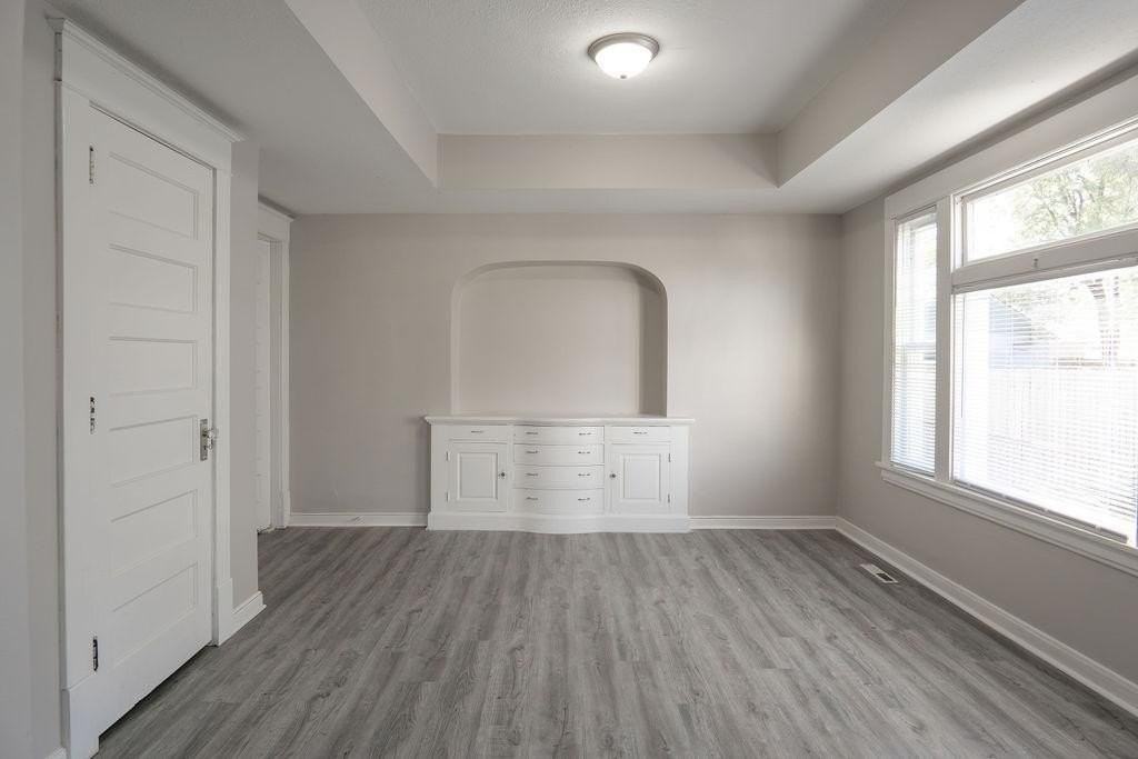 1606 Concordia Ave - Photo 3 of 33