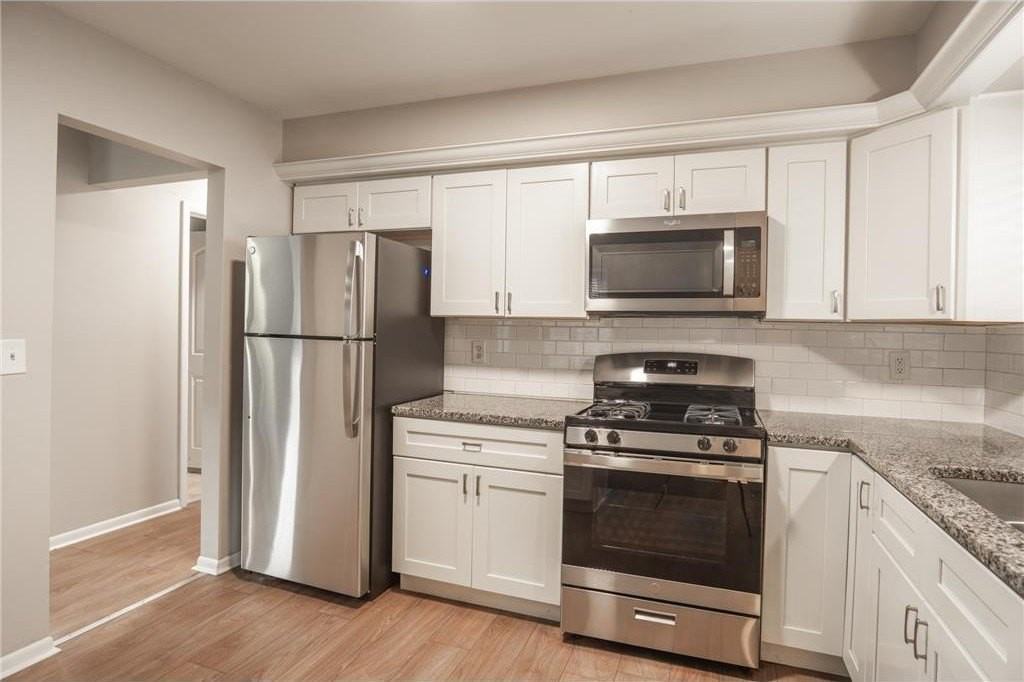 6418 Knoll St N - Photo 4 of 20
