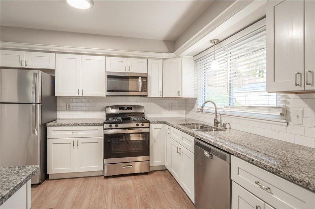 6418 Knoll St N - Photo 5 of 20