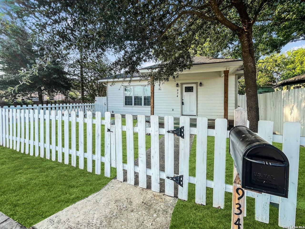 934 Sherman - Photo 2 of 20