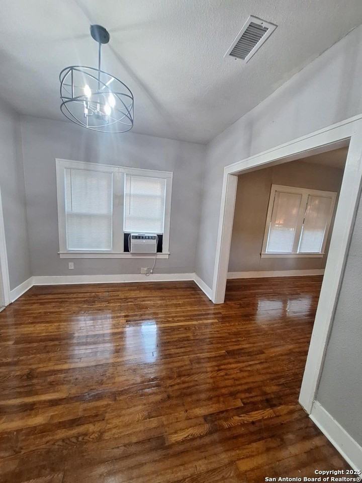 2134 Cincinnati Ave - Photo 4 of 14