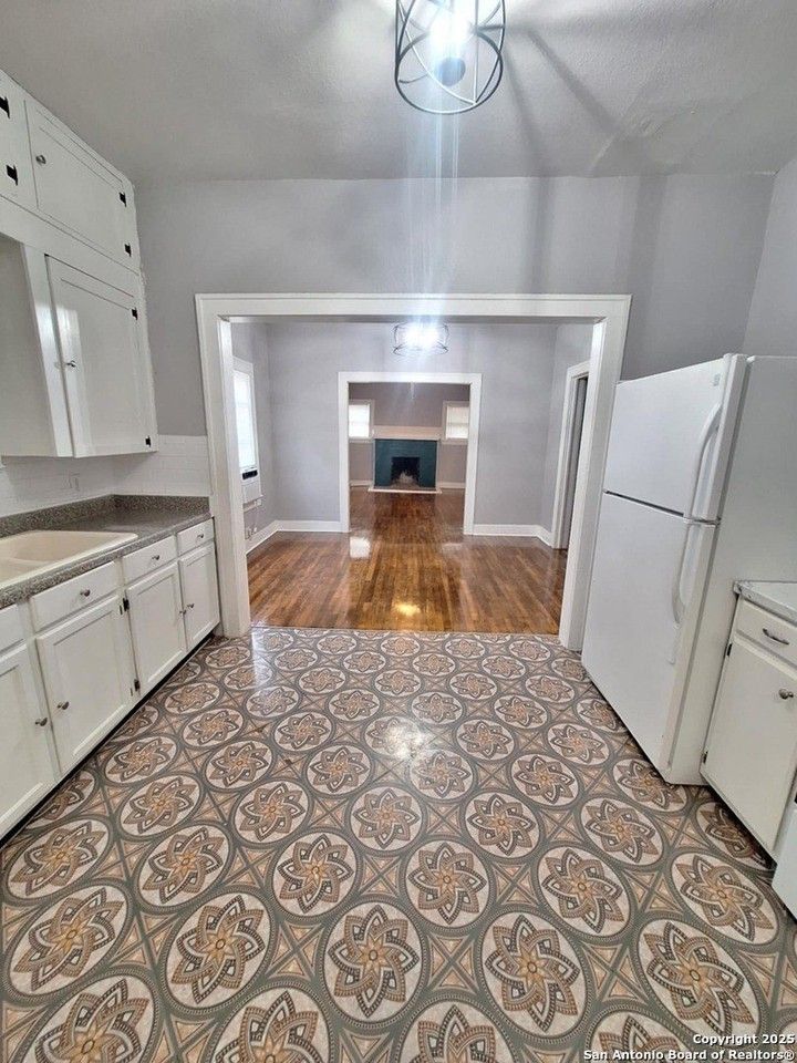 2134 Cincinnati Ave - Photo 7 of 14