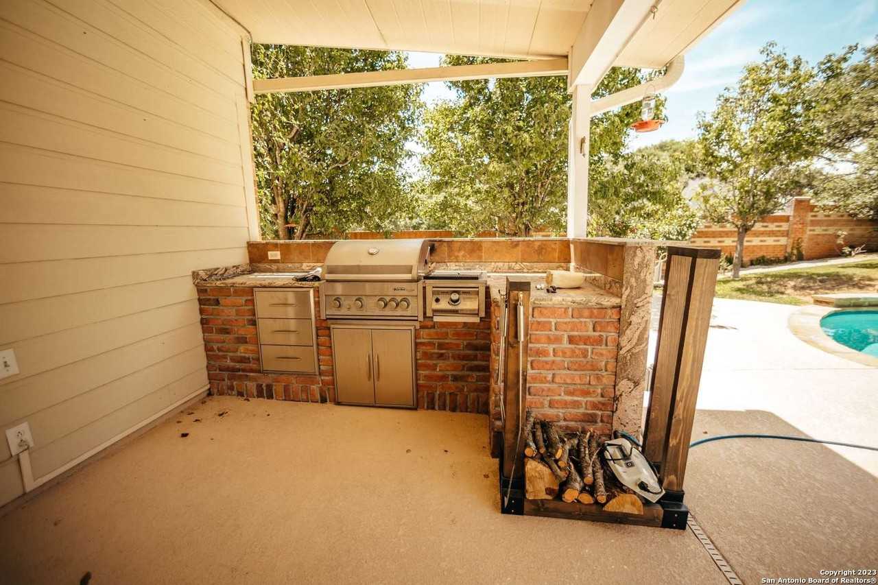 519 Wildgrove Ln - Photo 7 of 50