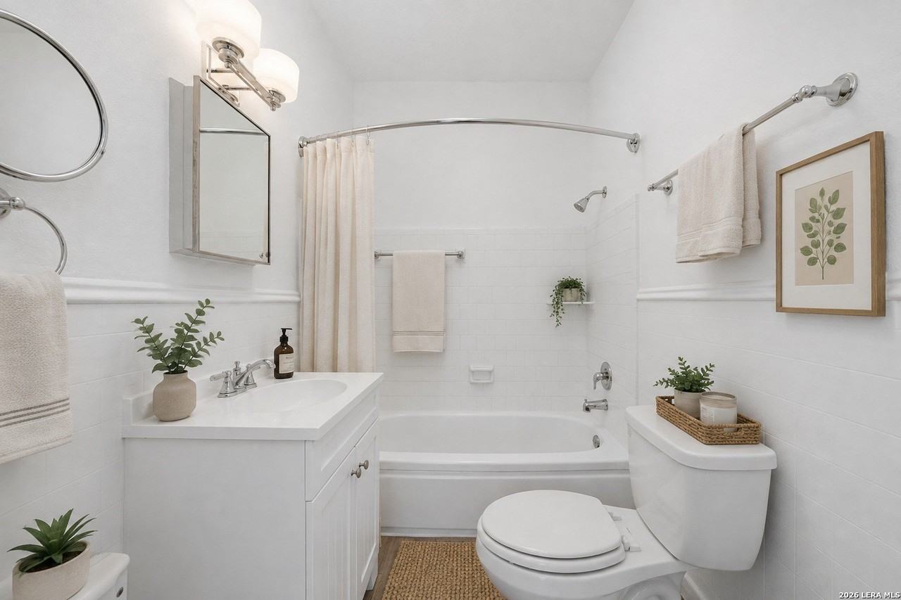 141 E Woodlawn Ave #2 - Photo 3 of 10