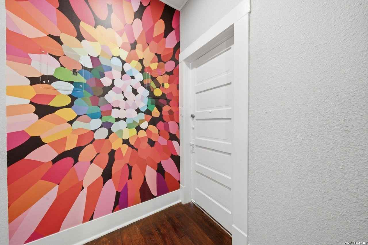 141 E Woodlawn Ave #2 - Photo 7 of 10