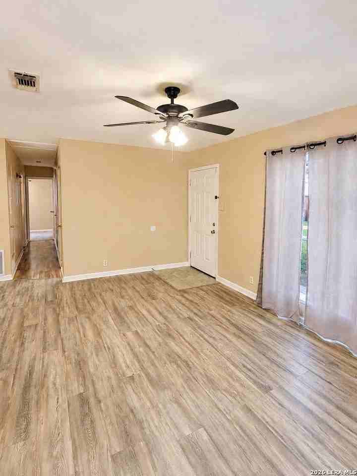 1510 Lorelei Ln - Photo 2 of 18