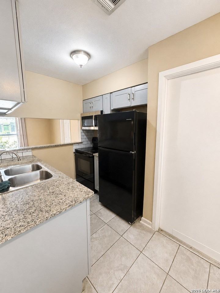 1510 Lorelei Ln - Photo 6 of 18