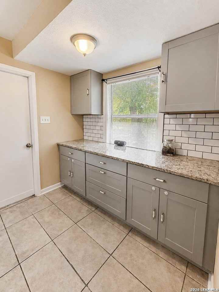 1510 Lorelei Ln - Photo 7 of 18
