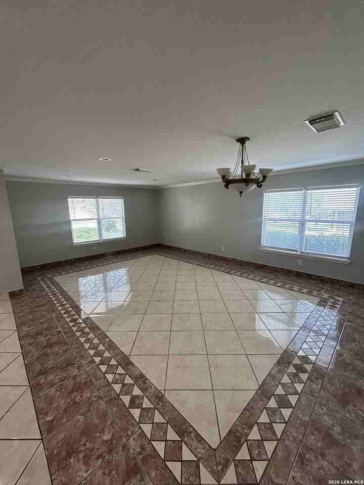 14606 Mountainside Rdg - Photo 2 of 27