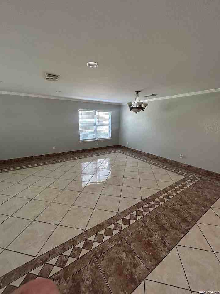 14606 Mountainside Rdg - Photo 3 of 27