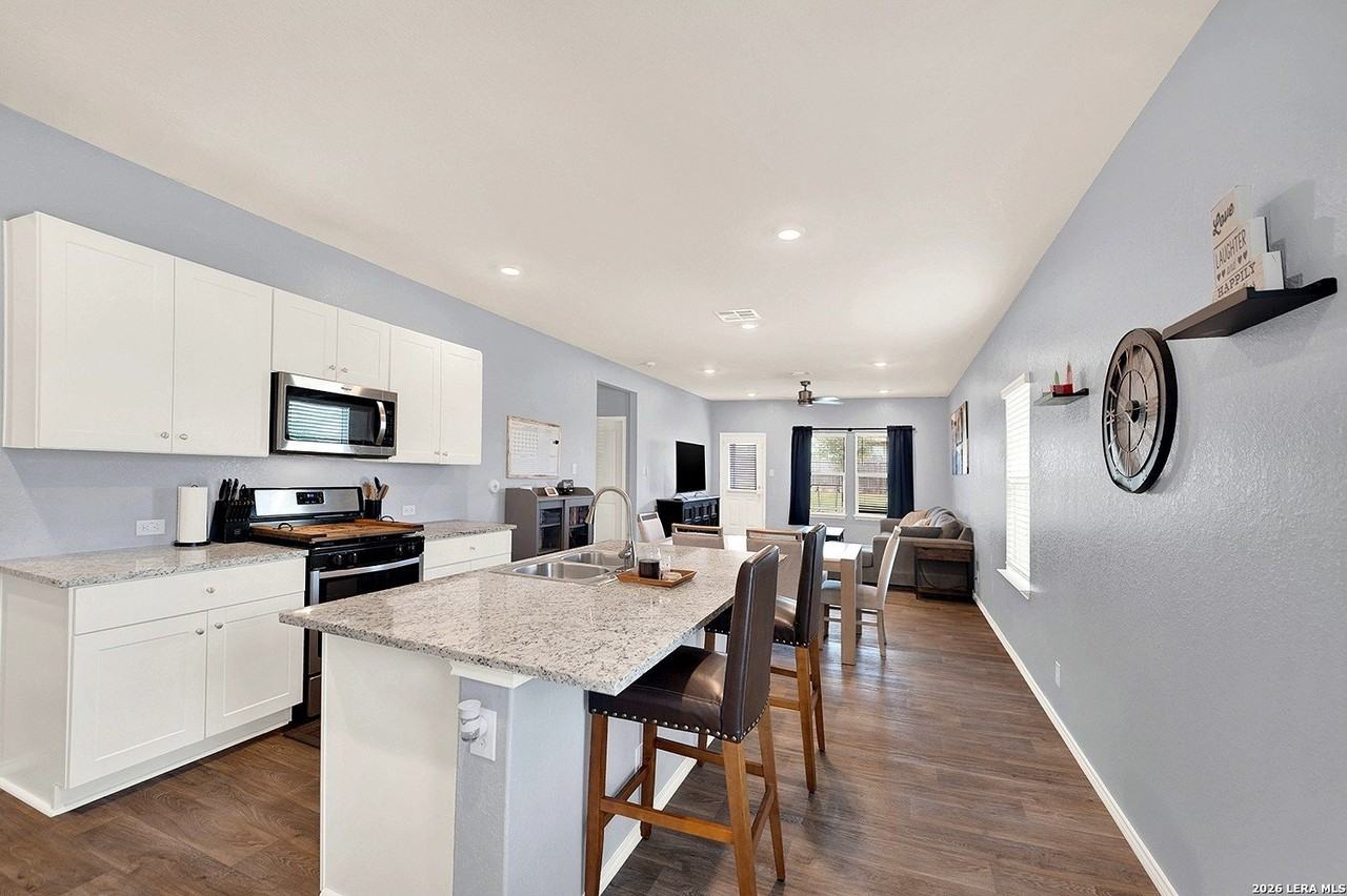 4347 Lake Ritter St - Photo 3 of 40